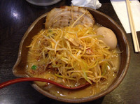 「信州味噌肉ネギラーメン 煮玉子 炙りチャーシュー1枚」@麺場 田所商店 本店の写真