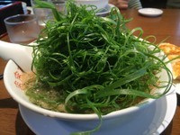 「葱ラーメン+餃子／￥907+303」@来来亭 武蔵村山店の写真