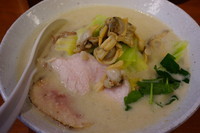 「浅蜊と鶏白湯の桜そば（限定）」@福の神食堂の写真