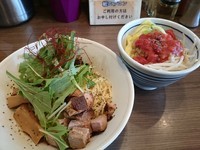 「焦がしネギと鶏油が香る油そば700円＋トマトべジ（メルマガ）」@INOSHOWの写真