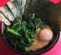 「ラーメン＋海苔＋味玉＋ニラ（￥660＋￥50＋￥60＋￥60」@家系総本山 ラーメン吉村家の写真