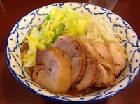 「大らーめん豚増し背脂」@らーめん陸の写真