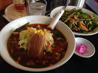 「ランチセット 880円（味噌麺＋青椒肉絲飯）」@台湾料理 昇龍の写真