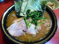 「中盛ラーメン+メンマ ¥760+¥50」@家系総本山 ラーメン吉村家の写真