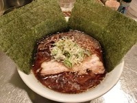 「黒マー油豚骨 \800」@さんじの写真