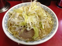 「小豚入りヤサイ」@ラーメン二郎 目黒店の写真