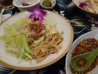 「ピリ辛まぜSOBA790円＋水餃子＋スパムむすびetc」@麺屋 Hulu-luの写真