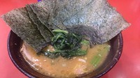 「ラーメン（660円）＋海苔（60円）」@家系総本山 ラーメン吉村家の写真