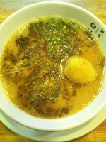 「黒コショウ豚骨（味玉トッピング）」@二代目 白神の写真