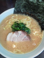 「ラーメン（並）硬め\680」@ラーメン 吉田屋の写真