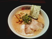 「トマトクリームラーメン ￥750」@らーめん三獣使の写真