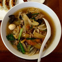 「五目湯麺700円+焼き餃子380円」@清宏楼の写真