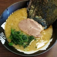 「家系らーめん」@横濱家系ラーメン 家家家 北大前店の写真