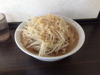 「らーめん 700円＋豚2枚」@らーめん虎丸の写真