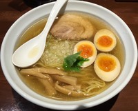 「塩ラーメン＋半熟味玉（￥700＋￥100）」@老麺魂の写真