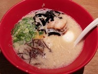 「赤丸新味玉子入り＋替玉」@博多 一風堂 富山店の写真