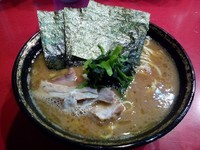 「中盛ラーメン760円　麺硬め」@家系総本山 ラーメン吉村家の写真