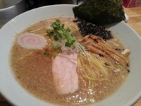 「背油正油らーめん大盛700円」@麺や  ふる川の写真