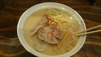 「ラーメン（塩煮豚）：塩煮豚追加」@西中島 光龍益の写真