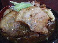 「小豚黒らーめん　１０００円」@麺屋 蔦重の写真