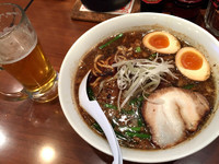 「すた麺 680円、味玉 100円、小ビール 0円、ライスも付くけ」@漢のスタミナ系ラーメン すた麺 神田本店の写真