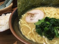 「ラーメン 並 730円」@横浜家系ラーメン 壱角家 門前仲町店の写真