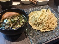「ざるつけ麺¥770+水餃子+日本酒？升」@柳麺 呉田-goden-の写真