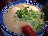 「博多とんこつ　￥６２０」@博多ラーメン 鶴亀堂 大府店の写真