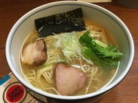 「白醤油らーめん」@麺処 びぎ屋の写真