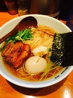 「あっさり醤油らーめん 大盛り 味玉」@麺Dining Number Nine 09の写真