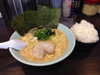「【期間限定】豚骨味噌ラーメン（大盛り）＋サービスライス680円」@横浜家系ラーメン 魂心家 厚木インター店の写真