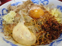 「まぜそば780円 アブラ以外全増しで豚」@ジャンプの写真