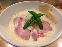 「春白湯」@ふく流らーめん 轍 本町本店の写真