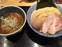「特製濃厚魚介つけ麺1100円＋大盛り100円」@麺屋 一燈の写真