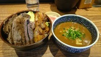 「カレーつけめんミニ＋ステーキ」@ラーメン燈郎の写真