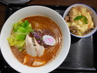 「蛍烏賊鶏白湯ラーメン＋イカマヨタマ飯」@ラーメン愉悦処 似星の写真