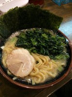 「ラーメン 海苔増し ほうれん草増し」@横濱家系ラーメン 銀輪家の写真