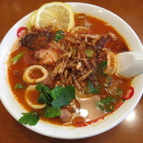 地中海風 真イカのガリシアトマト麺：880円