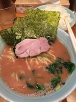 「らーめん 麺かため」@横浜ラーメン 武蔵家 稲田堤店の写真