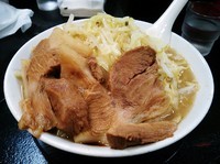 「ラーメン（中、ヤサイマシ、徳島）」@自家製太麺 ドカ盛 マッチョ 三ノ宮店の写真