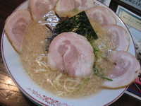 「豚骨醤油チャーシューメン￥700＋替玉￥50」@豚骨ラーメン いちもんじ 北本店の写真