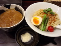 「トマトカレーつけ麺（中盛同料金）950円」@銀座 朧月 目黒処の写真
