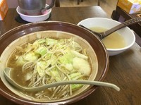 「味噌ラーメン¥680(大盛サービス)+ニンニク背脂(無料)」@ラーメン 東横 笹口店の写真