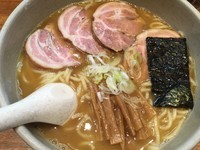 「らーめん(大)＋チャーシュー」@麺屋吉左右の写真