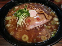 「ラーメン730円+大盛130円」@麺屋渡来人外伝 麺屋饗者 ～KYOUJA～の写真