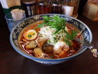 「元祖！トムヤムクンラーメン　エビのせ」@ティーヌン 西早稲田本店の写真
