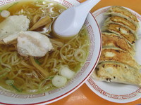 「ラーメン+餃子　「330円+220円」」@りんりんの写真