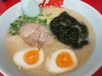 「プレミアム塩とんこつ(並盛・150g)830円」@ラーメン山岡家 宇都宮鶴田店の写真