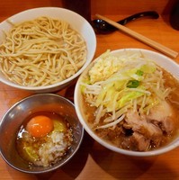 「つけ麺（あつもり880円）＋きざみたまねぎたまご（100円）」@ラーメン二郎 八王子野猿街道店2の写真
