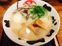 「博多白とんこつラーメン」@博多とんこつラーメン三代目てらッちょ。の写真